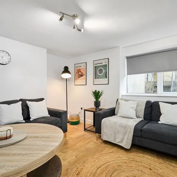 Luxury Lower-Level Two Bed Apt, hotel en Headingley
