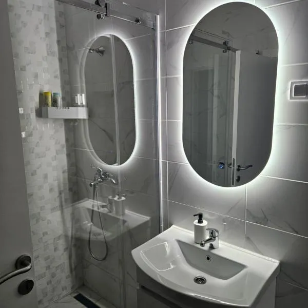 Miss Lux, hotel din Mladenovac