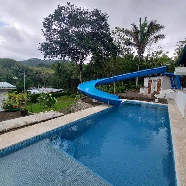 Villas Susurro Del Mar, hotel en Puerto Carrillo