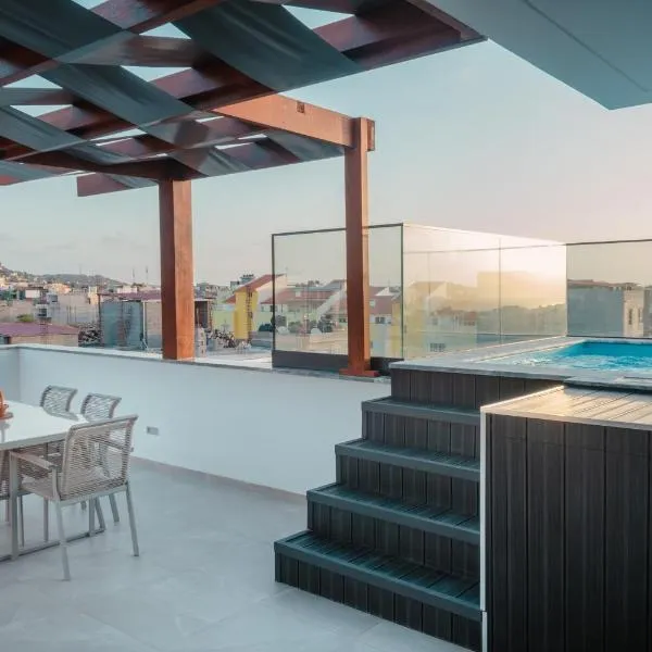 Yes Rooftop, Private Pool & Sea View, Cidadela، فندق في برايا