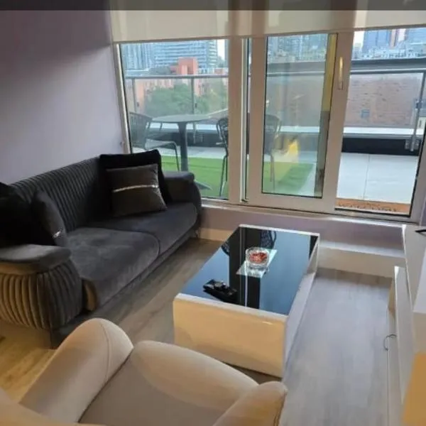 Downtown Luxury Condo Gym & Parking, hotel a Toronto