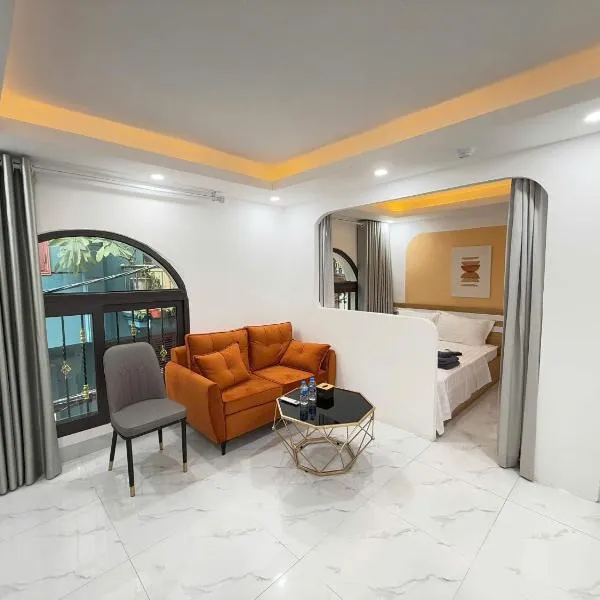 25 House 298 Ngoc Lam - Long Bien bridge, hotel in Hanoi