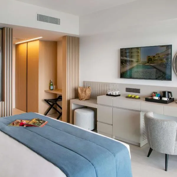 Mercure Larnaca Beach Resort, khách sạn ở Larnaka