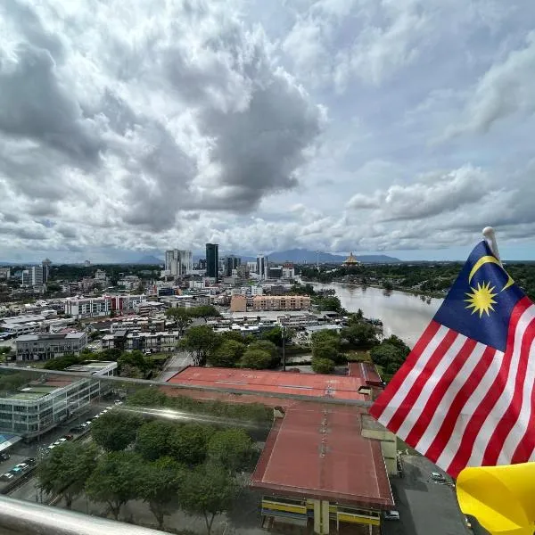 Cozy 3-Bedroom 2-6Pax Riverine Sapphire, hotel in Kuching