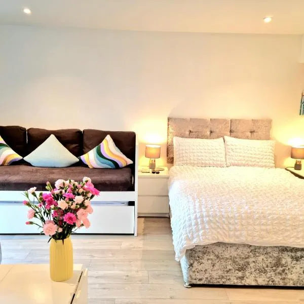 Morden Place, Free Parking & Private Entrance、ボーンマスのホテル