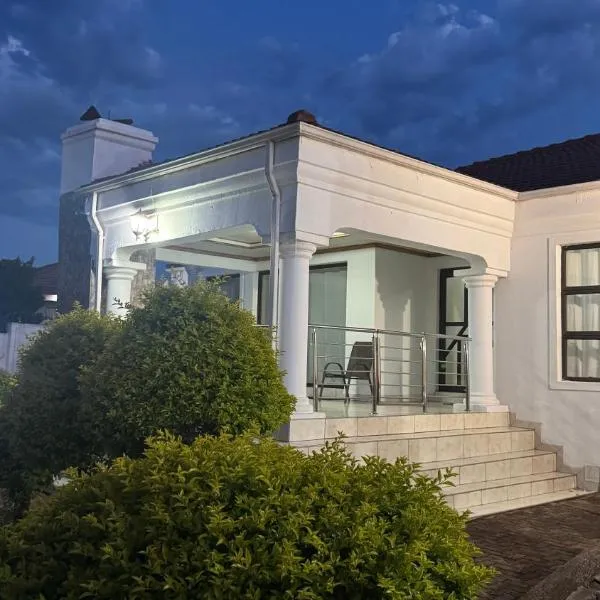 Makhuvha Tshilivho Luxury House, hotel sa Thohoyandou