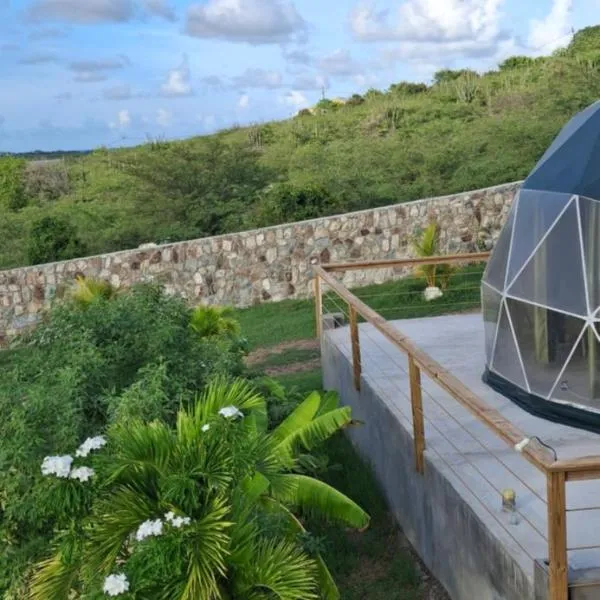Romantic Dome Escape in Saint-Martin by CoconutGardenSxm, отель в городе Сен-Мартен