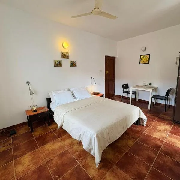 Firefly Studio Apartment، فندق في كلفا