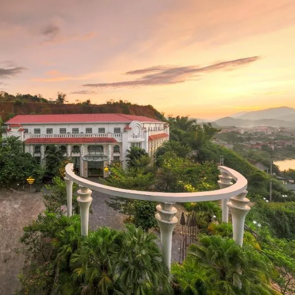 Sơn Nữ Emerald Hill Hotel, hotel in Bắc Kạn