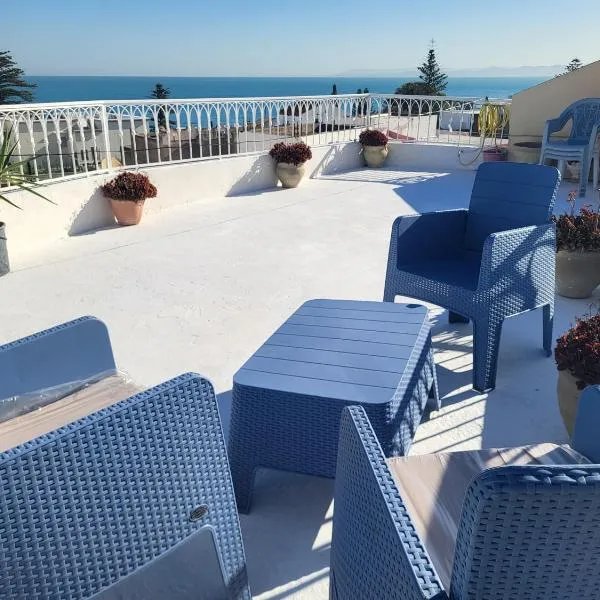 Loft marsa cube vue panoramique vue mer, hôtel à La Marsa