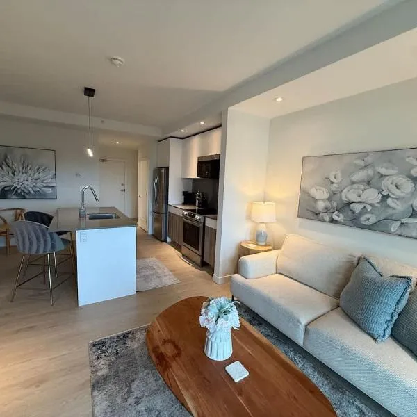 Bright warm & cozy 1 BR in North End Halifax, hotell i Halifax