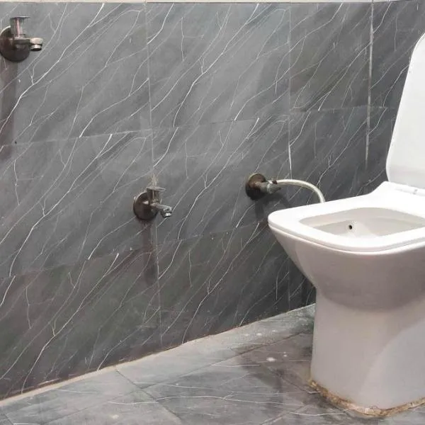 Hotel O Home PK Guest Homestay, hotel in Ayodhya