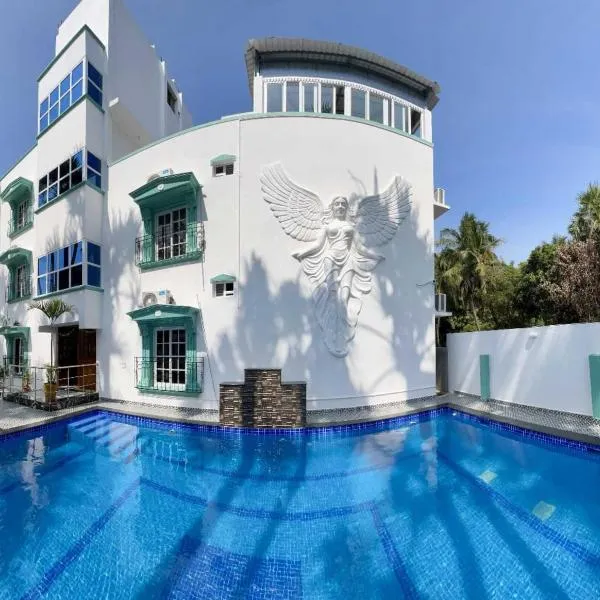 LUXUS Resort & Swimming Pool, hotel in Puducherry