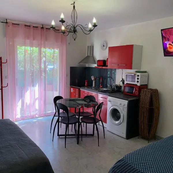Studio NICE near the sea โรงแรมในนีซ