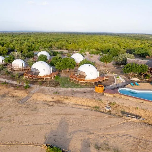 Cterra Saadani Luxury Tents، فندق في Saadani