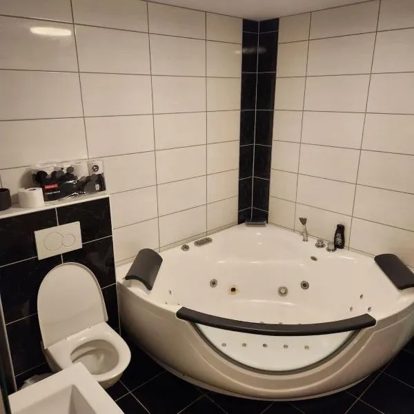 Nice Apartment in Sjetnemarka - Free parking and WiFi, ξενοδοχείο στο Τρόντχαϊμ