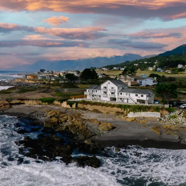 Black Sands Inn、Whitethornのホテル