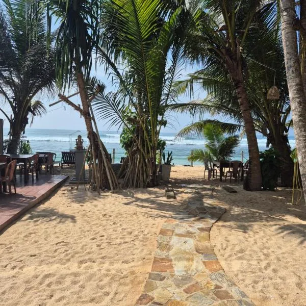 Blue Corals Beach Bungalow, hotel in Madihe East