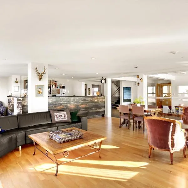 Eldey Airport Hotel, hotel in Keflavík