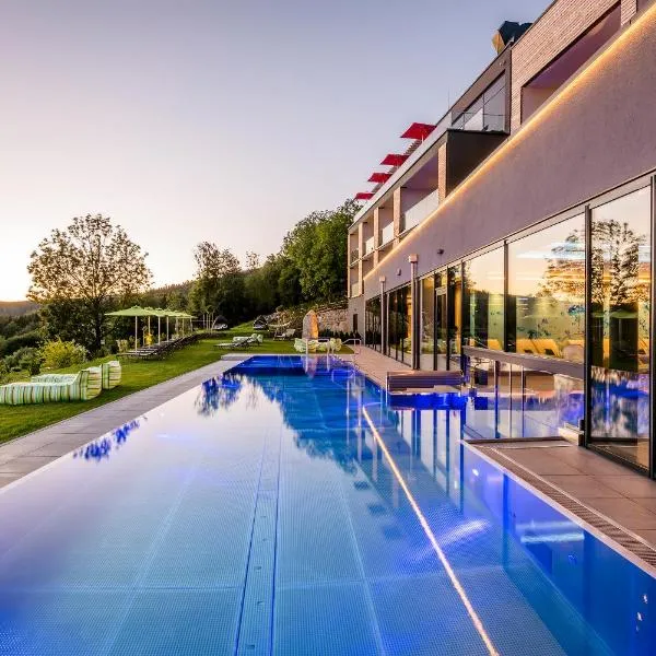 Hüttenhof - Wellnesshotel & Luxus-Bergchalets - Adults only, ξενοδοχείο σε Grainet