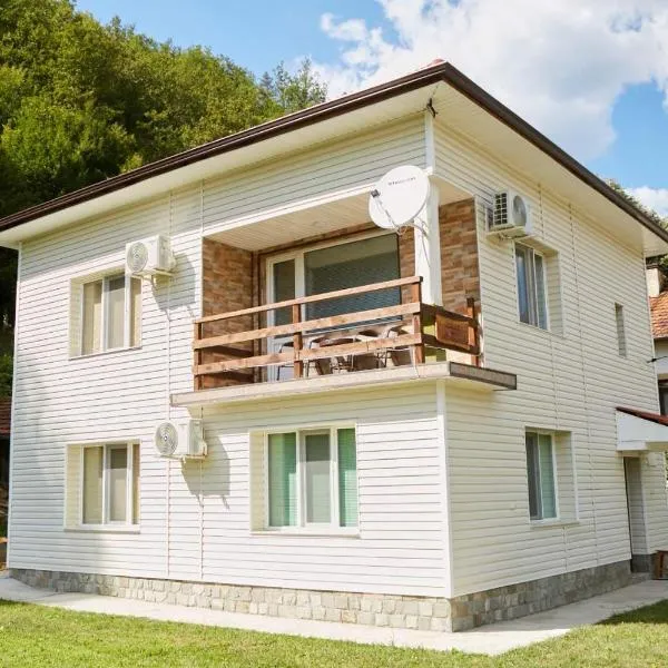 Вила Владислава - стаи за гости, hotel i Cherni Vit
