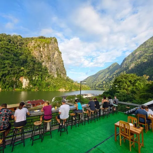 My village river side, hotel in Nongkhiaw