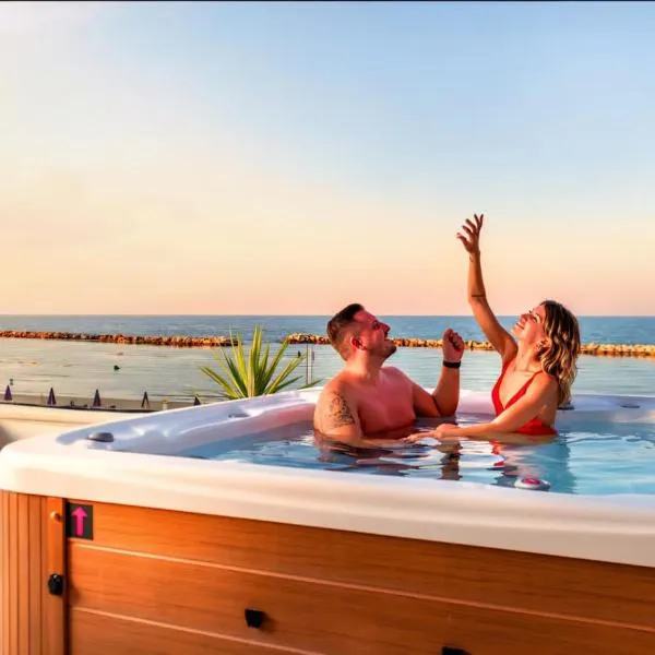 You & Me Beach Hotel, hotel v Rimini