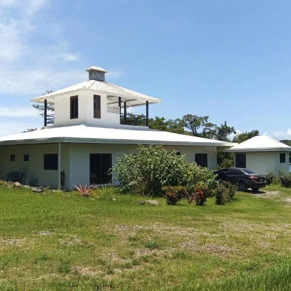 Fishon Panama Lodge: Boca Chica'da bir otel