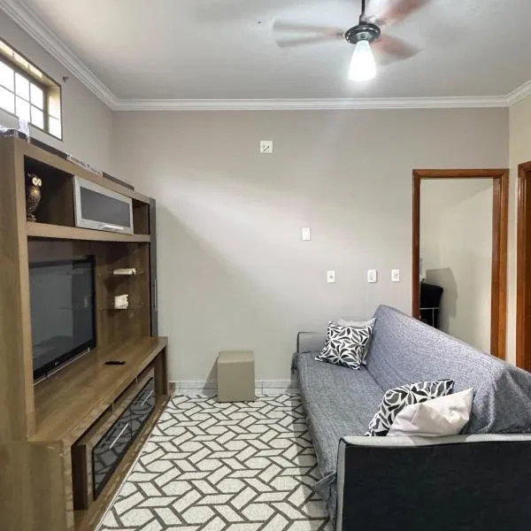 Casa confortavel -1 min ABCZl 4 min BR050, hotel in Uberaba