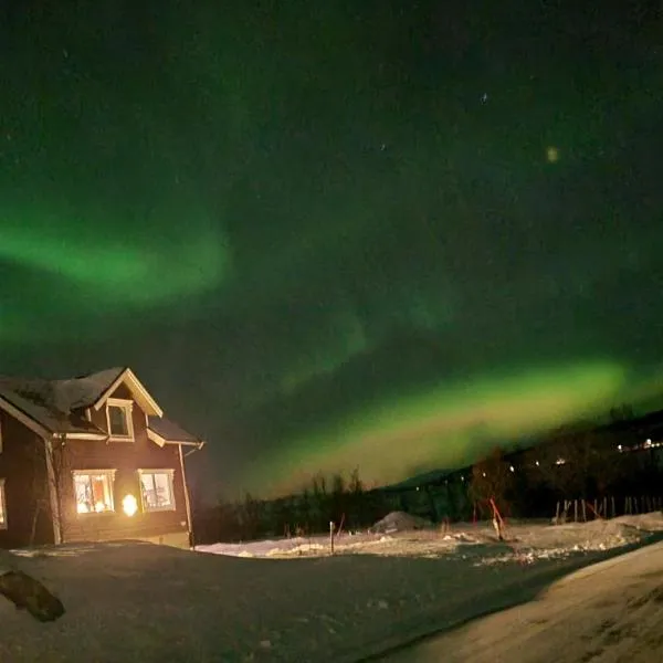 Feriehuset Holmen, hotel in Straumen