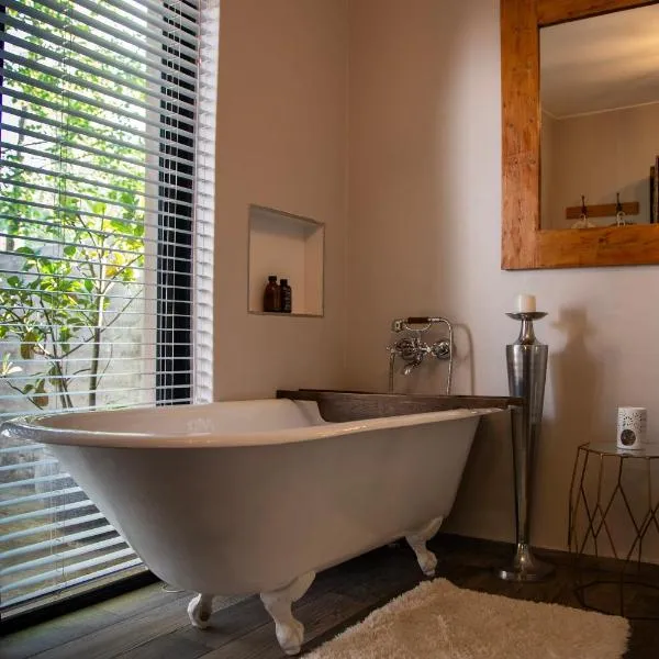 Tarry-Stone Cottages, hotel in Dullstroom