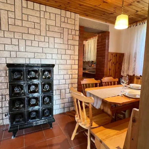 Cosy house Na Robu – hotel w mieście Grgar