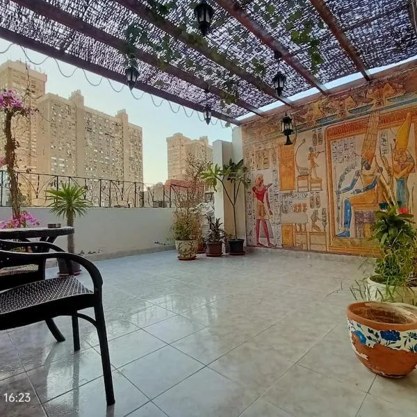 Lovely & Calm Rooftop in Maadi 5 min from the Nile, hotel en El Cairo