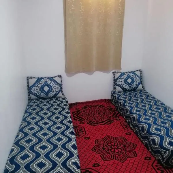 شقة مريحة بجانب مطار المسيرة اكادير, ξενοδοχείο σε Ikhorbane