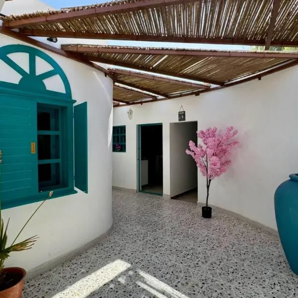 Casa Blanca - calm space for soul revival, hotel in Ādam