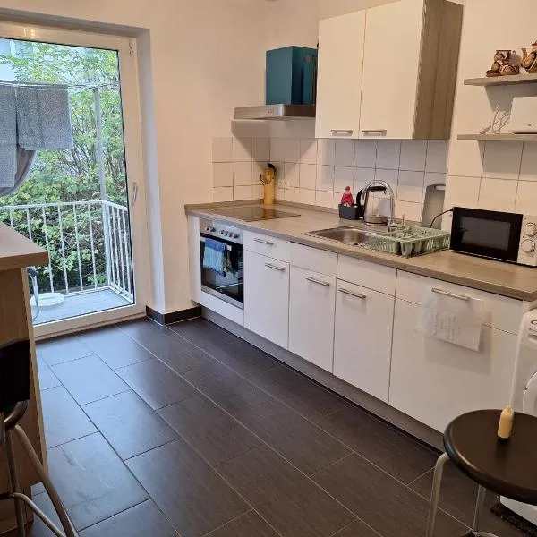 Middle privat Room 5 min walk from Railstation, hotel u gradu 'Koblenz'