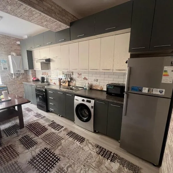 Уютная 2-х комнатная квартира 82м2 в Центре города!, Hotel in Buxoro