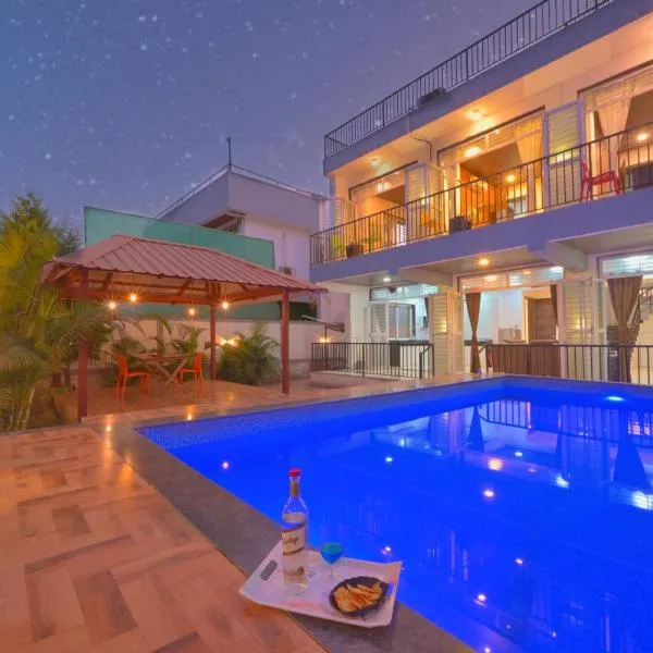 EMPYREAN STAY ll MYSTICAL VILLA ll 4BHK ll AC ll PRIVATE POOL ll, hôtel à Lonavala