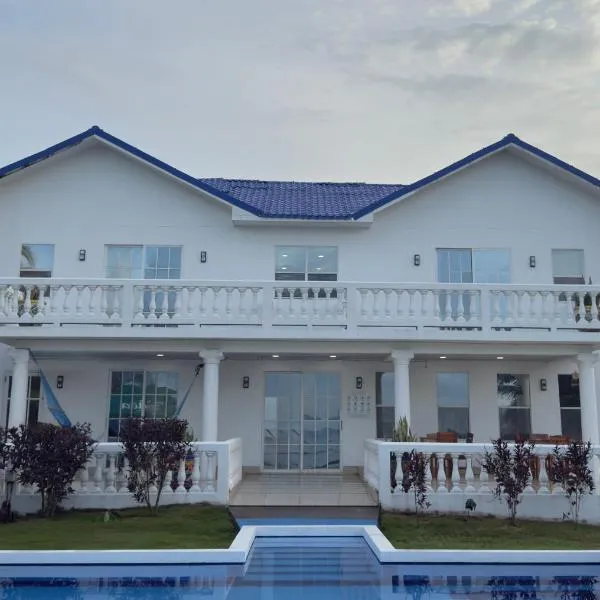 Emerald Luxe Suites, hotel en Isla Grande del Maíz