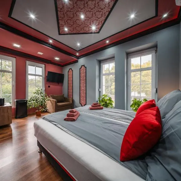 White House Apartman Miskolc, Red Room, Hotel in Miskolc