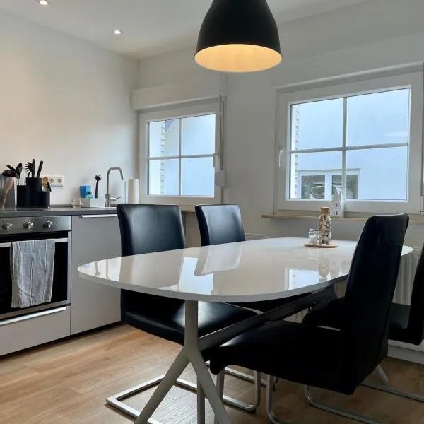 Ruhiges und citynahes Dachgeschoss-Nest, Hotel in Düsseldorf