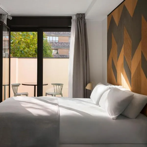 Limehome Madrid Calle de Bolivia, hotel in Madrid