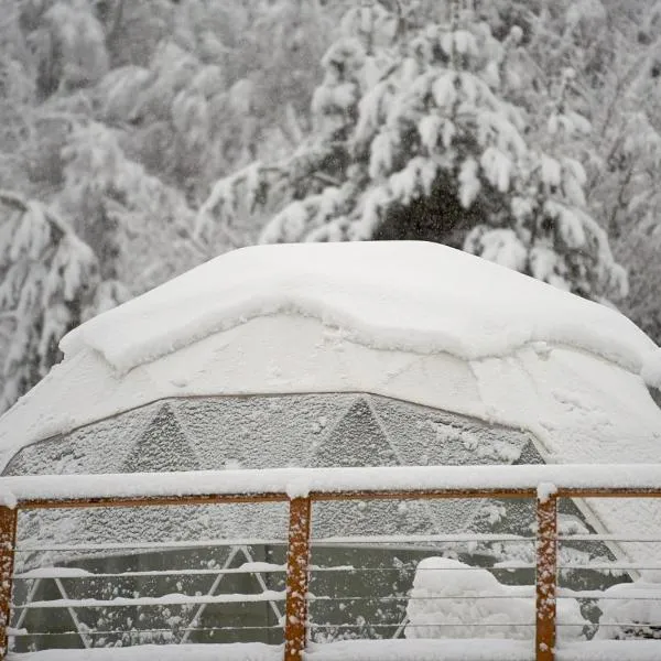 Zenzia Glamping, hotel v destinaci Piatra Neamţ