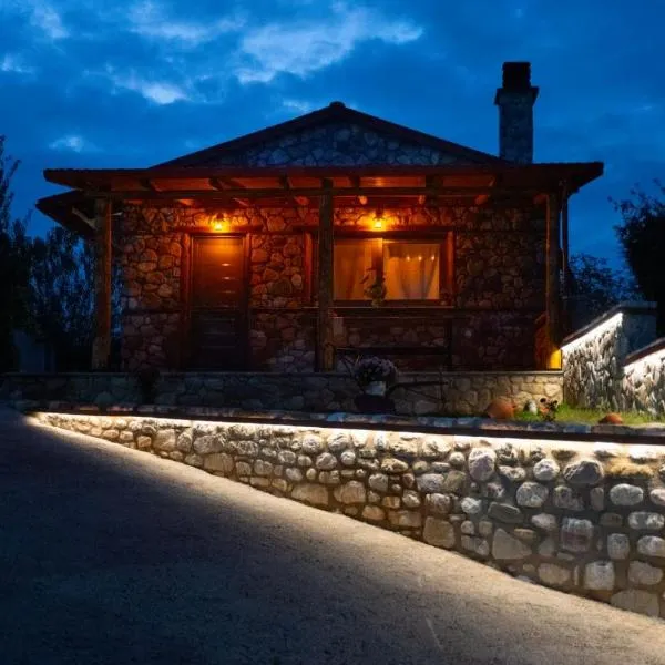 Bacco Village House, hotel i Mouzákion