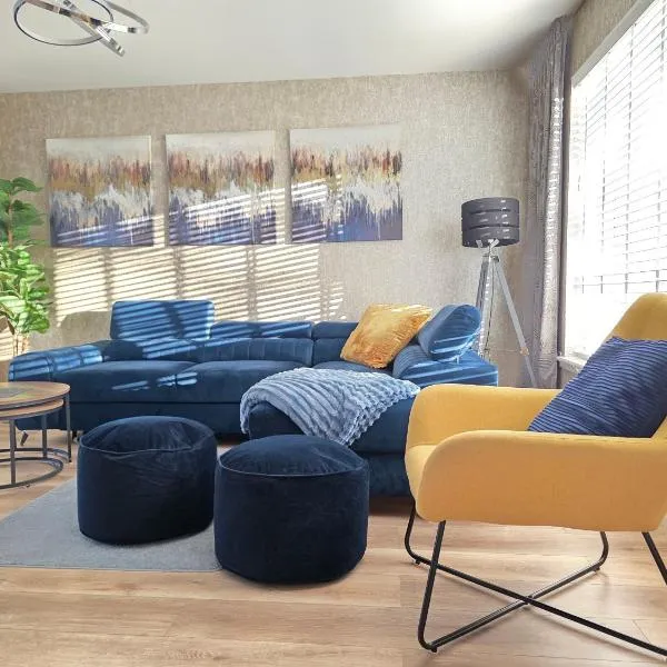 Entire Spacious 3-Bed Family Home, City Centre, Free Parking, Garden, hotel v destinaci Glasgow