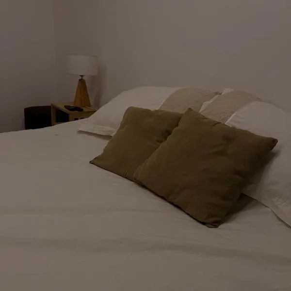 Cocheras Ezeiza Victoria，艾塞薩的飯店