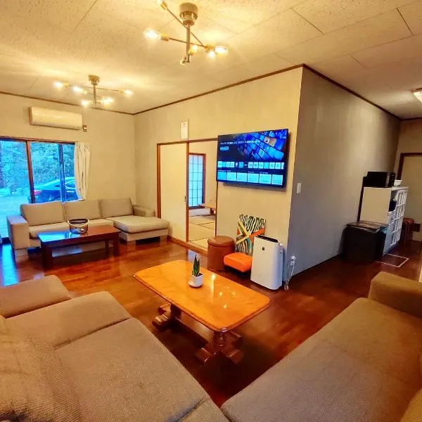 ビーチ コンビニ 温泉徒歩4分以内 BBQ無料 12人OK 5LDK戸建貸切宿 White sun villa – hotel w mieście Shirako