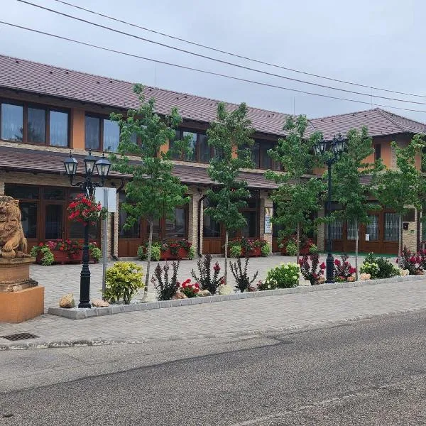 Vörös Álom Apartman Panzió, hotel din Tiszakécske