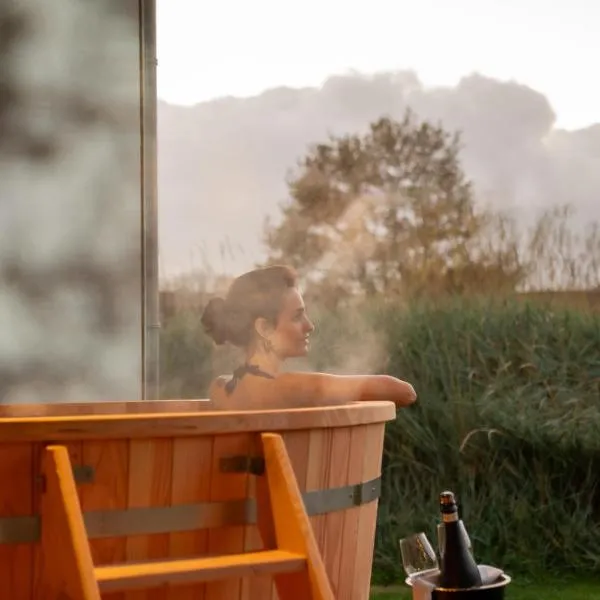 Garden Suites - Duinhotel in Burgh-Haamstede zeeland, hotel v destinaci Burgh Haamstede