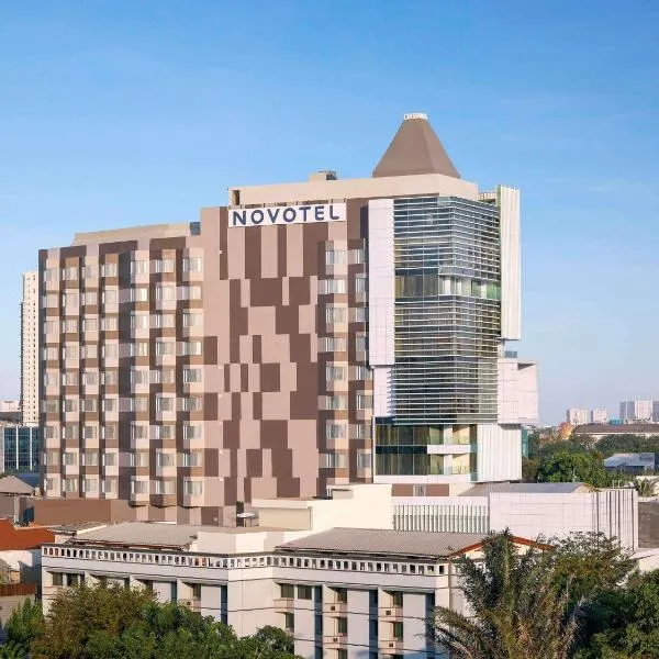 Novotel Jakarta Cikini, hôtel à Jakarta